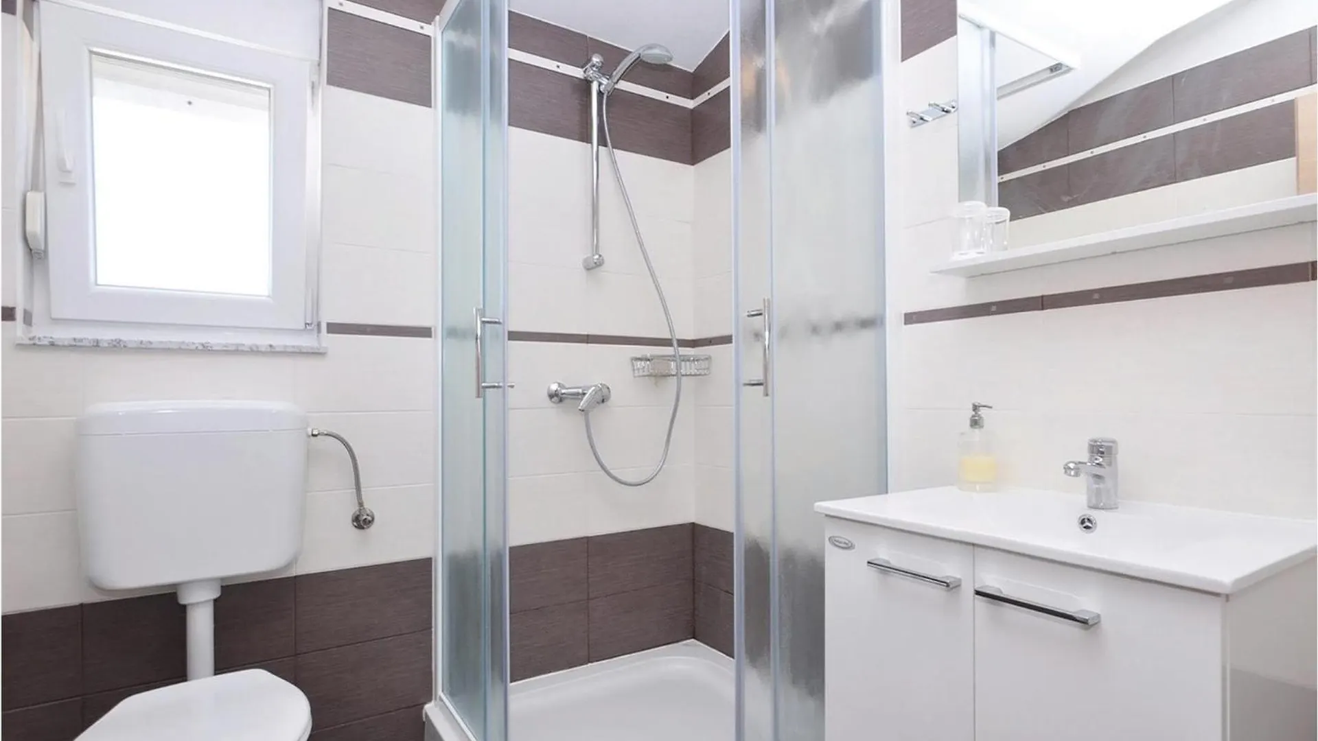 1 Bedroom Lovely Apartment In Bibinje