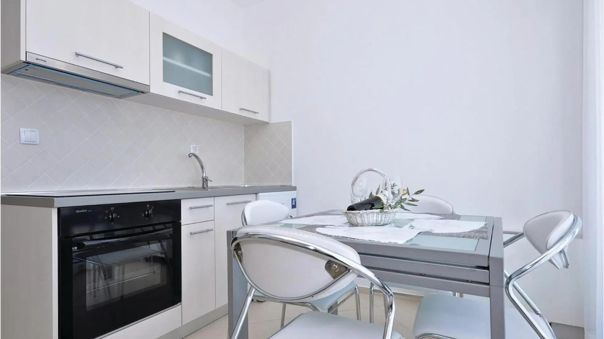 1 Bedroom Lovely Apartment In Bibinje