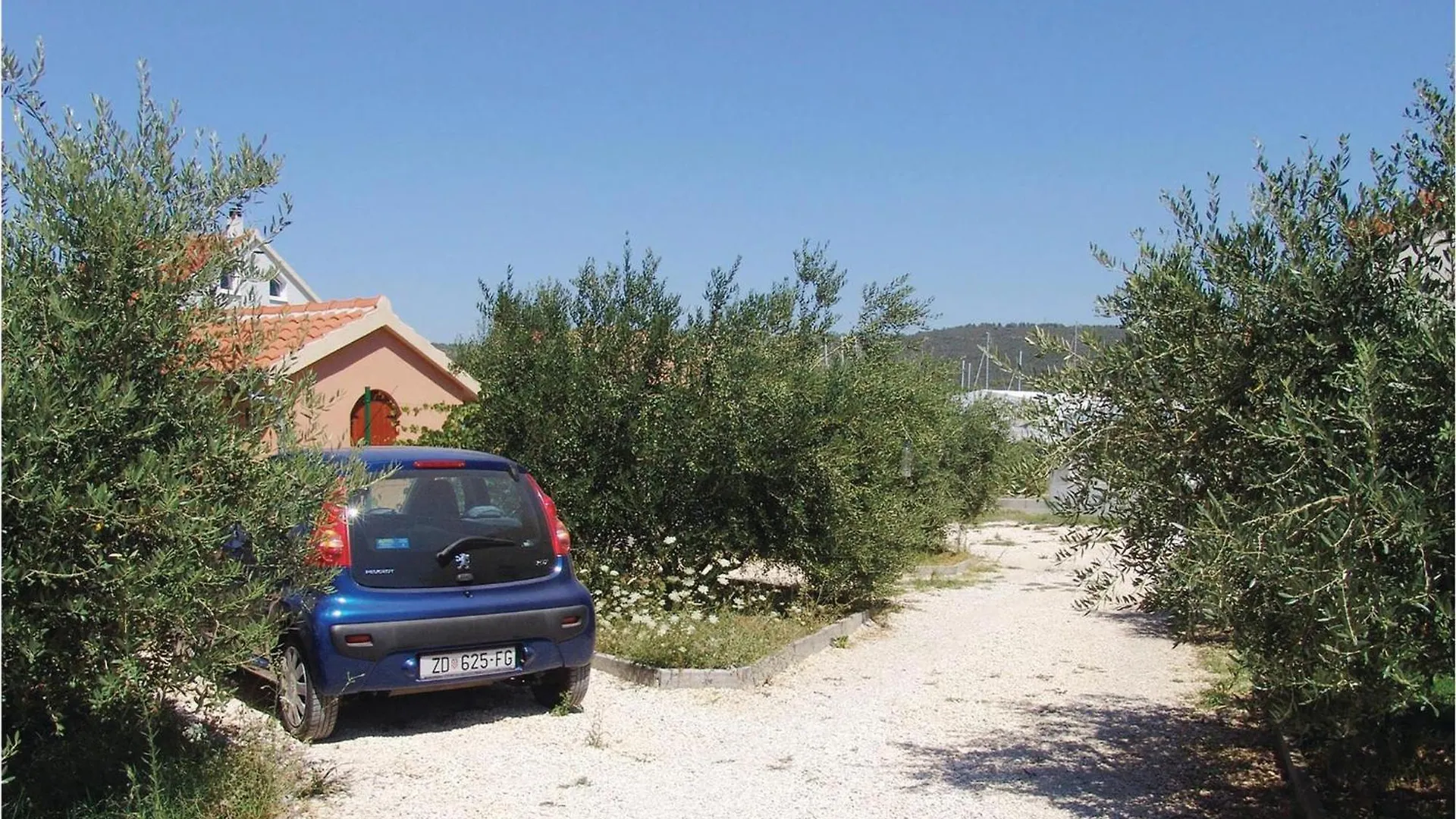 1 Bedroom Lovely Apartment In Bibinje